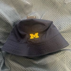 NWT adult unisex Nike michigan bucket hat size M/L